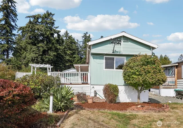 Photo 3 of Manufactured home for sale at 11453 Bayview Edison Rd #31, Mount Vernon, WA 98273 | MLS# NWM2587883 | Listing updated on 2026-09-28
