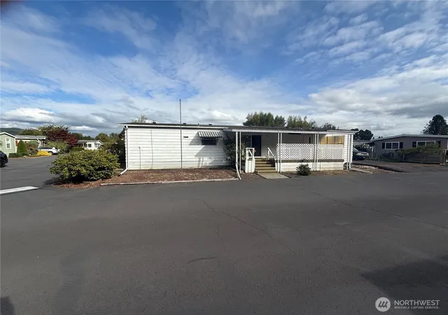 Photo 2 of Manufactured home for sale at 1965 Westside Hwy #117, Kelso, WA 98626 | MLS# NWM2587889 | Listing updated on 2026-09-26