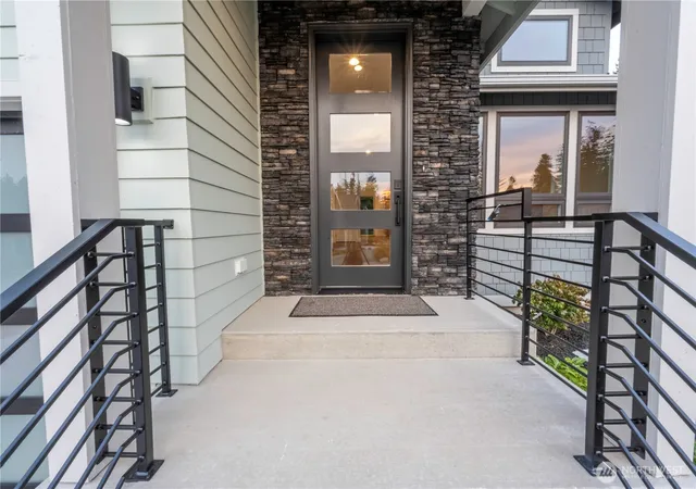 Photo 4 of Single family home for sale at 9076 Sea Mist Ln, Blaine, WA 98230 | MLS# NWM2587890 | Listing updated on 2026-09-29