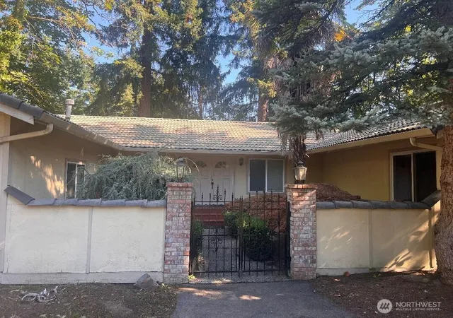 Photo 3 of Single family home for sale at 9222 S 198 Street Ct, Renton, WA 98055 | MLS# NWM2587897 | Listing updated on 2026-10-05