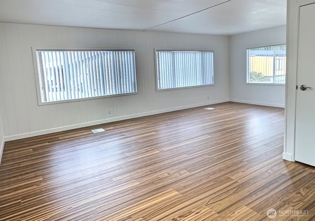 Photo 2 of Manufactured home for sale at 15401 Washington Ave Sw #3, Lakewood, WA 98498 | MLS# NWM2587902 | Listing updated on 2026-10-01