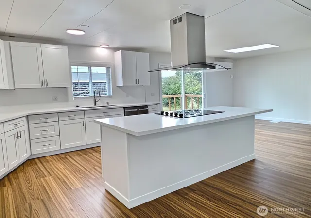 Photo 3 of Manufactured home for sale at 15401 Washington Ave SW #3, Lakewood, WA 98498 | MLS# NWM2587902 | Listing updated on 2026-10-01