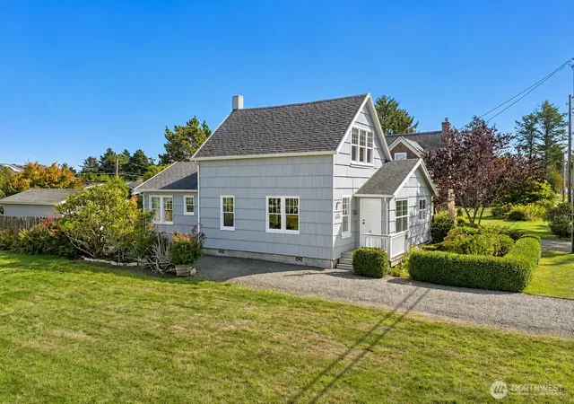 Photo 3 of Sale Pending at 4610 K Pl, Seaview, WA 98644 | MLS# NWM2587903 | Listing updated on 2026-10-01