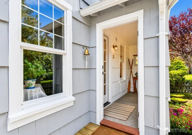 Photo 3 of Sale Pending at 4610 K Pl, Seaview, WA 98644 | MLS# NWM2587903 | Listing updated on 2026-10-01