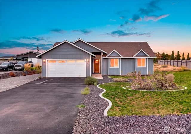 Photo 1 of Single family home for sale at 894 Desert Aire Dr Sw, Mattawa, WA 99349 | MLS# NWM2587908 | Listing updated on 2026-09-28
