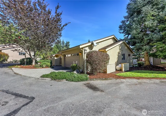 Photo 3 of Sale Pending at 52 Bluff Ln #1, Port Townsend, WA 98368 | MLS# NWM2587922 | Listing updated on 2026-09-28