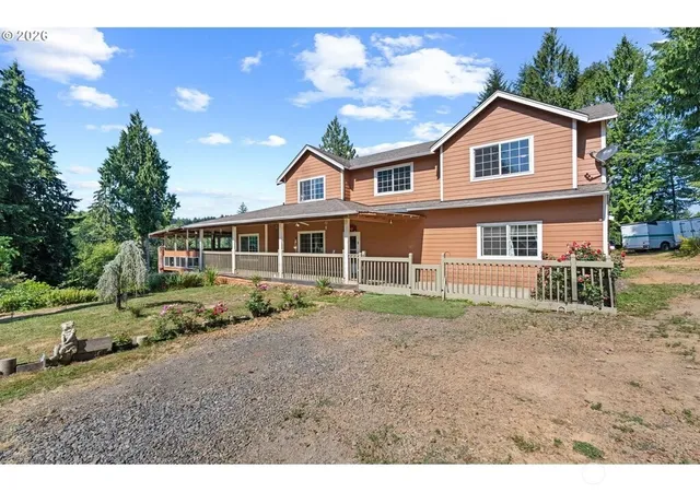 Photo 3 of Single family home for sale at 1407 Slide Crk Rd, Longview, WA 98632 | MLS# NWM2587933 | Listing updated on 2026-09-30