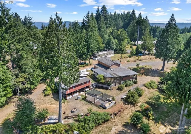Photo 3 of Single family home for sale at 1407 Slide Crk Rd, Longview, WA 98632 | MLS# NWM2587933 | Listing updated on 2026-09-30