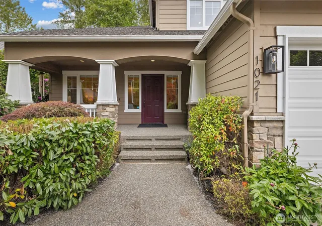 Photo 2 of Single family home for sale at 1021 271st Avenue Se, Sammamish, WA 98075 | MLS# NWM2587935 | Listing updated on 2026-10-03