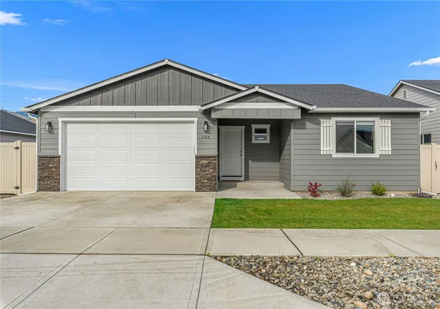 Photo 1 of Single family home for sale at 104 Salmon Dr, Wenatchee, WA 98801 | MLS# NWM2587938 | Listing updated on 2026-09-30