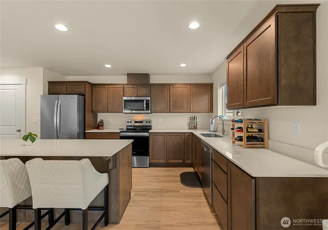 Photo 3 of Single family home for sale at 104 Salmon Dr, Wenatchee, WA 98801 | MLS# NWM2587938 | Listing updated on 2026-09-30