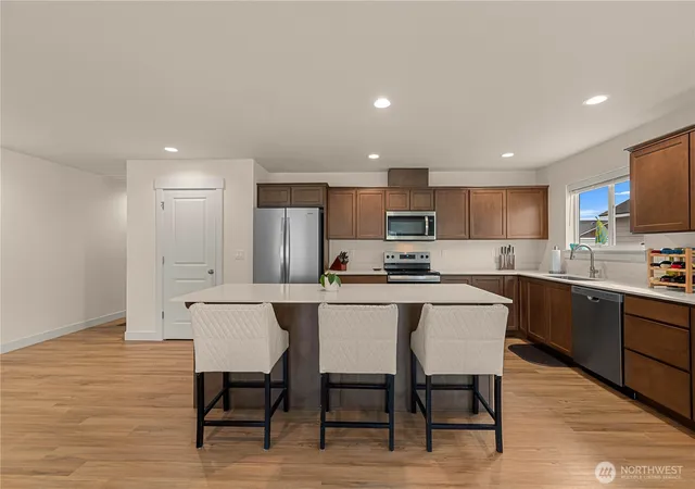 Photo 4 of Single family home for sale at 104 Salmon Dr, Wenatchee, WA 98801 | MLS# NWM2587938 | Listing updated on 2026-09-30