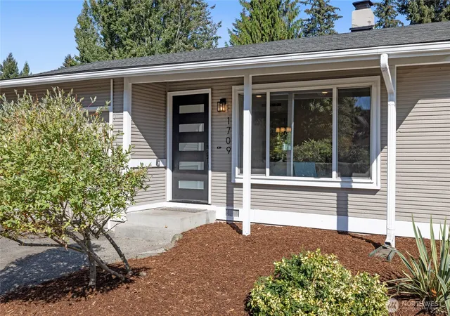 Photo 1 of Single family home for sale at 1709 36th Street SE, Auburn, WA 98002 | MLS# NWM2587946 | Listing updated on 2026-10-03