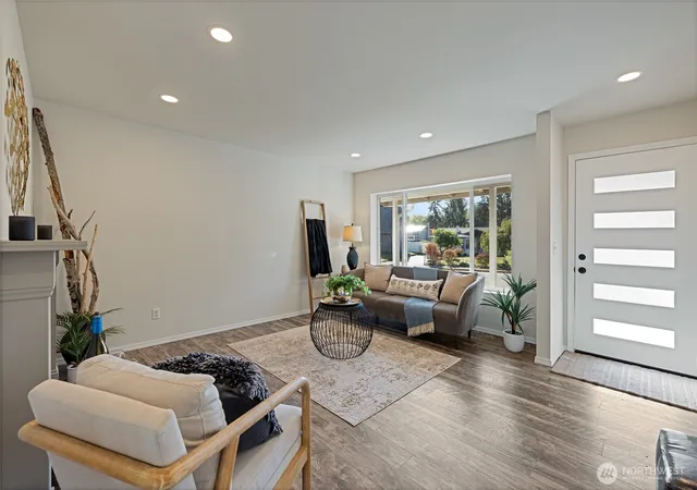 Photo 2 of Single family home for sale at 1709 36th Street SE, Auburn, WA 98002 | MLS# NWM2587946 | Listing updated on 2026-10-03