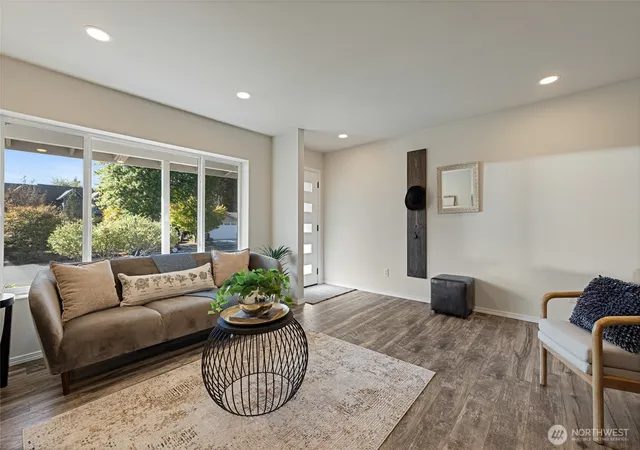 Photo 3 of Single family home for sale at 1709 36th Street SE, Auburn, WA 98002 | MLS# NWM2587946 | Listing updated on 2026-10-03
