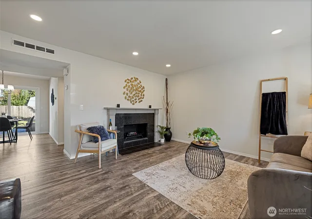 Photo 4 of Single family home for sale at 1709 36th Street SE, Auburn, WA 98002 | MLS# NWM2587946 | Listing updated on 2026-10-03