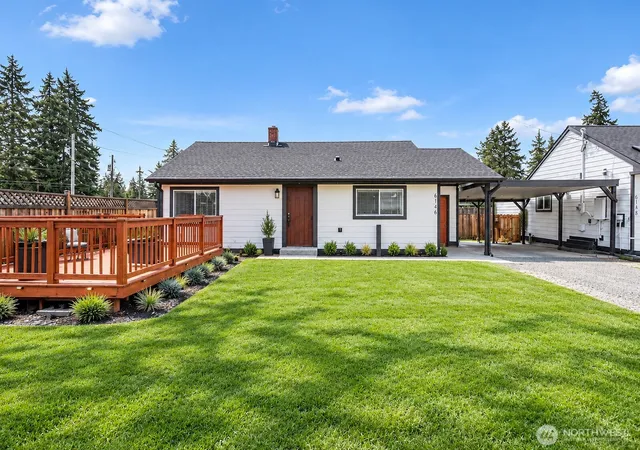 Photo 3 of Single family home for sale at 6146 88 Street SW, Lakewood, WA 98499 | MLS# NWM2587956 | Listing updated on 2026-10-05