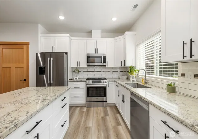 Photo 4 of Single family home for sale at 61 Clipper Ln, Port Ludlow, WA 98365 | MLS# NWM2587958 | Listing updated on 2026-10-02