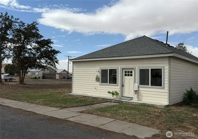 Photo 1 of Single family home for sale at 108 W Cherry Ave, Ritzville, WA 99169 | MLS# NWM2587969 | Listing updated on 2026-10-08
