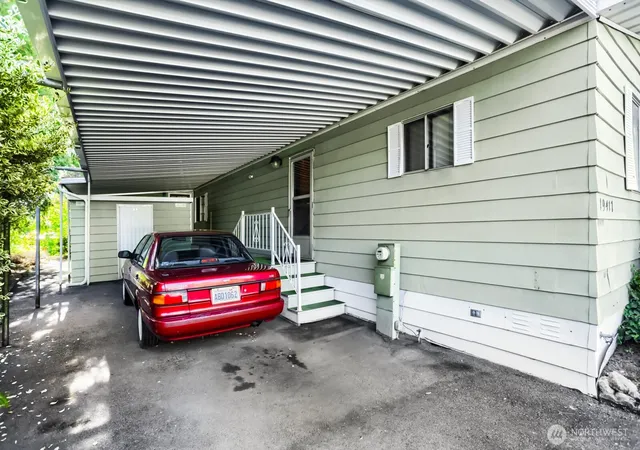 Photo 2 of Manufactured home for sale at 19417 129th Avenue Ne, Bothell, WA 98011 | MLS# NWM2587970 | Listing updated on 2026-10-19