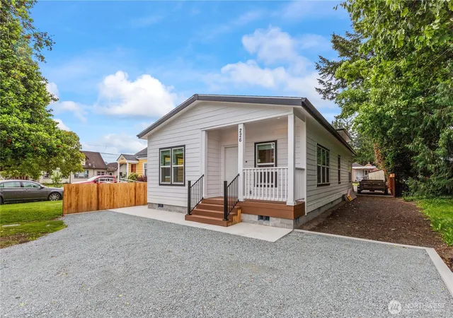 Photo 1 of Manufactured home for sale at 226 E Orange Ave, Burlington, WA 98233 | MLS# NWM2587986 | Listing updated on 2026-09-30
