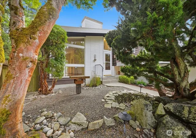 Photo 2 of Single family home for sale at 14036 17th Avenue Ne, Seattle, WA 98125 | MLS# NWM2587988 | Listing updated on 2026-10-01