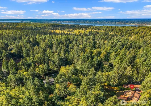 Photo 4 of Single family home for sale at 20506 Old Ml Rd SW, Vashon, WA 98070 | MLS# NWM2587996 | Listing updated on 2026-10-02