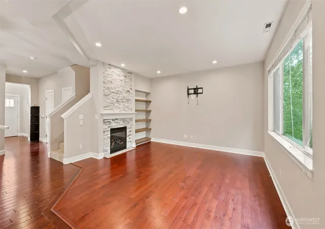Photo 3 of Single family home for sale at 6706 Elaine Ave Se, Auburn, WA 98092 | MLS# NWM2587998 | Listing updated on 2026-09-30