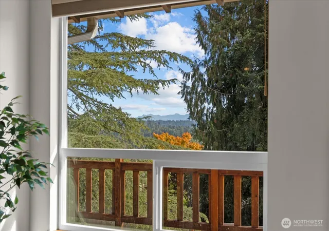 Photo 3 of Single family home for sale at 10728 NE 196th Street, Bothell, WA 98011 | MLS# NWM2587999 | Listing updated on 2026-10-02