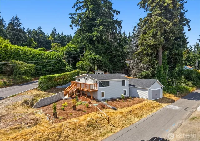 Photo 4 of Single family home for sale at 5600 Ocean View Blvd NE, Bremerton, WA 98311 | MLS# NWM2588006 | Listing updated on 2026-09-30