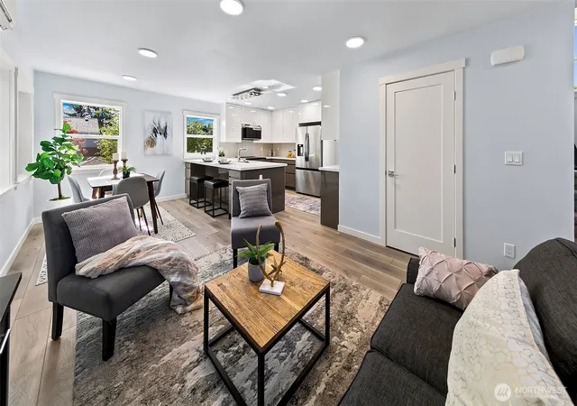 Photo 3 of Single family home for sale at 332 NE Elk Pl, Seattle, WA 98115 | MLS# NWM2588012 | Listing updated on 2026-09-29