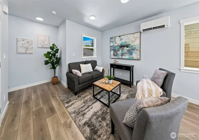 Photo 4 of Single family home for sale at 332 NE Elk Pl, Seattle, WA 98115 | MLS# NWM2588012 | Listing updated on 2026-09-29