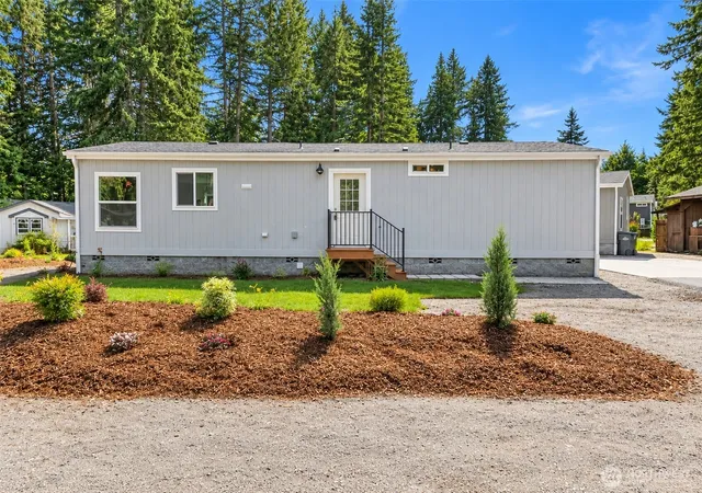 Photo 2 of Manufactured home for sale at 2535 70th Avenue Sw #45, Tumwater, WA 98512 | MLS# NWM2588017 | Listing updated on 2026-09-26