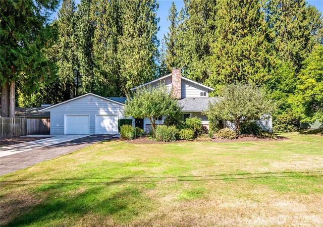 Photo 3 of Single family home for sale at 2949 Laurel Rd, Longview, WA 98632 | MLS# NWM2588031 | Listing updated on 2026-10-01