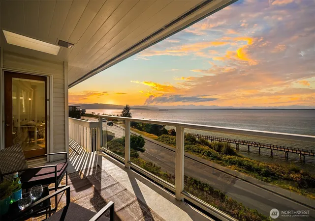 Photo 1 of Condo for sale at 510 S State St #4, Bellingham, WA 98225 | MLS# NWM2588038 | Listing updated on 2026-10-01