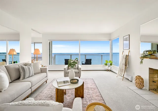 Photo 3 of Condo for sale at 510 S State St #4, Bellingham, WA 98225 | MLS# NWM2588038 | Listing updated on 2026-10-01