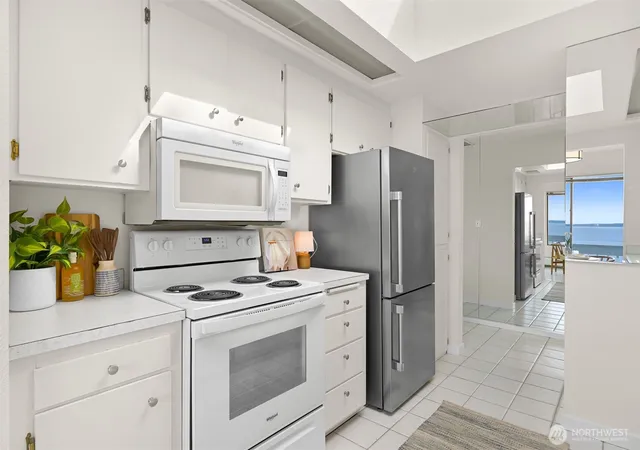 Photo 4 of Condo for sale at 510 S State St #4, Bellingham, WA 98225 | MLS# NWM2588038 | Listing updated on 2026-10-01