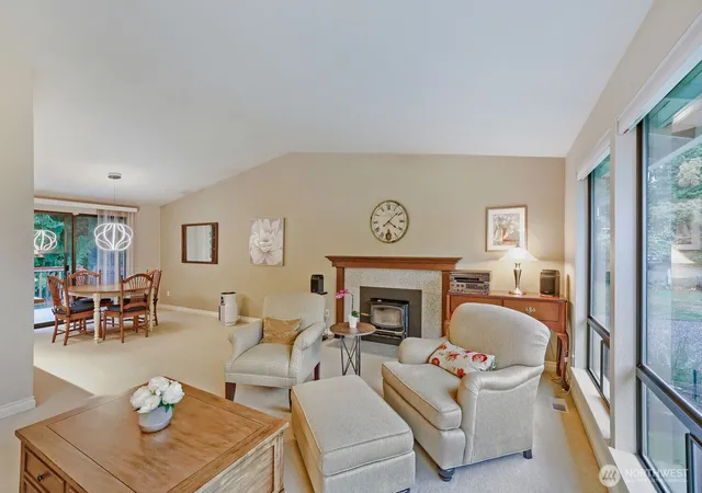 Photo 4 of Single family home for sale at 11821 NE 102nd Place, Kirkland, WA 98033 | MLS# NWM2588040 | Listing updated on 2026-09-29