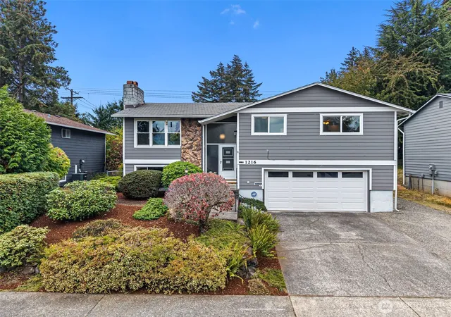 Photo 1 of Single family home for sale at 1216 N Woodlawn St, Tacoma, WA 98406 | MLS# NWM2588045 | Listing updated on 2026-10-01
