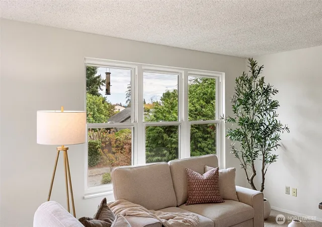 Photo 3 of Single family home for sale at 1216 N Woodlawn St, Tacoma, WA 98406 | MLS# NWM2588045 | Listing updated on 2026-10-01