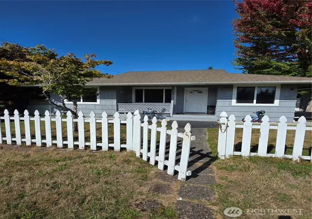 Photo 2 of Single family home for sale at 1750 Ne 146th Street, Shoreline, WA 98155 | MLS# NWM2588047 | Listing updated on 2026-10-17