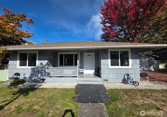 Photo 1 of Single family home for sale at 1750 Ne 146th Street, Shoreline, WA 98155 | MLS# NWM2588047 | Listing updated on 2026-10-17