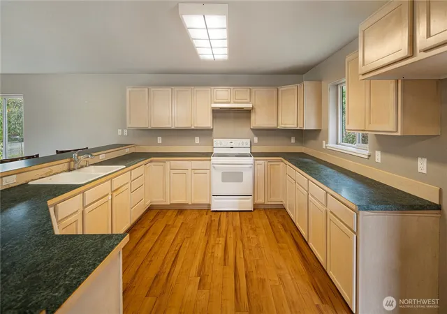 Photo 4 of Single family home for sale at 782 Nash St, Friday Harbor, WA 98250 | MLS# NWM2588054 | Listing updated on 2026-10-18