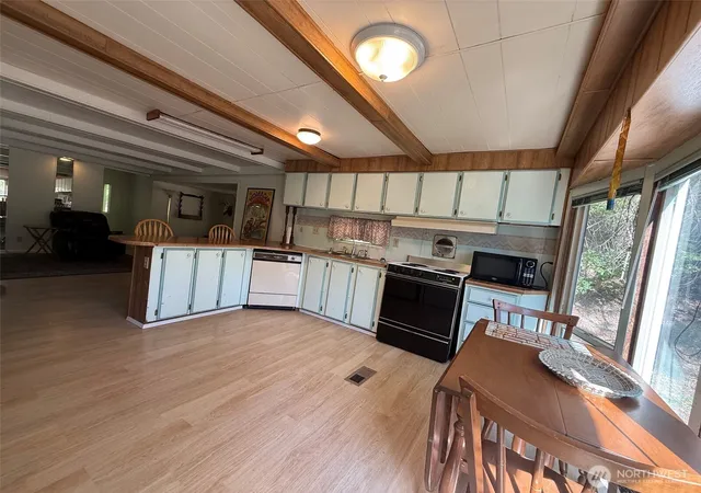 Photo 3 of Manufactured home for sale at 5030 Lemon Ave #A, Hunters, WA 99137 | MLS# NWM2588066 | Listing updated on 2026-09-28