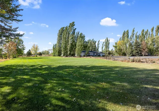 Photo 3 of Single family home for sale at 6856 Road E NE, Moses Lake, WA 98837 | MLS# NWM2588067 | Listing updated on 2026-09-29