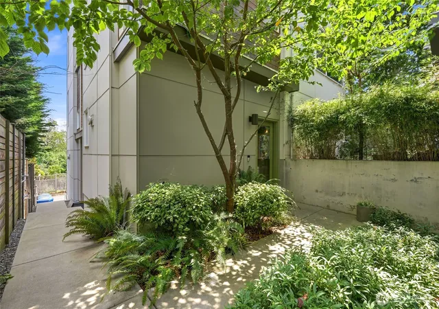 Townhouse for sale at 1806 25th Avenue #A, Seattle, WA 98122 | MLS# NWM2588074