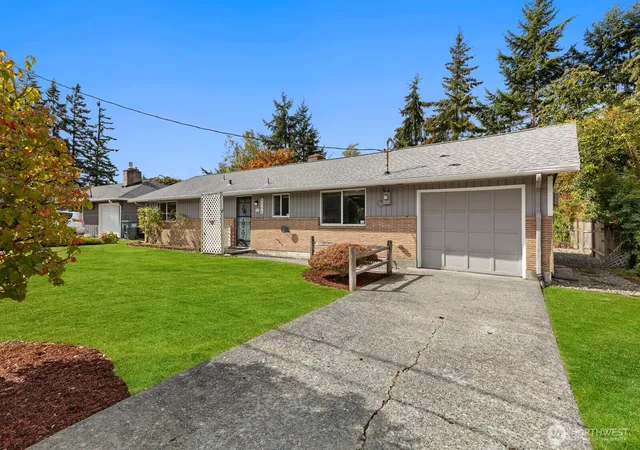 Photo 2 of Single family home for sale at 5706 Highland Rd, Everett, WA 98203 | MLS# NWM2588079 | Listing updated on 2026-09-30