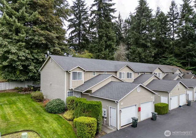 Photo 3 of Townhouse for sale at 5722 99th Street Ct E, Puyallup, WA 98373 | MLS# NWM2588087 | Listing updated on 2026-09-30