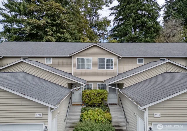 Photo 4 of Townhouse for sale at 5722 99th Street Ct E, Puyallup, WA 98373 | MLS# NWM2588087 | Listing updated on 2026-09-30