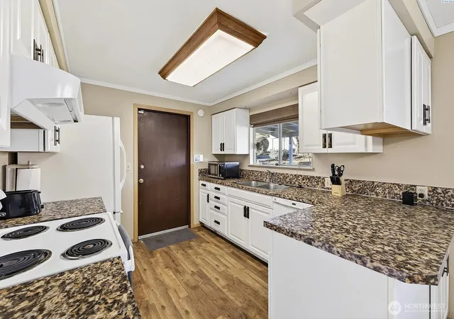 Photo 2 of Single family home for sale at 833 Taylor St, Sunnyside, WA 98944 | MLS# NWM2588088 | Listing updated on 2026-10-14